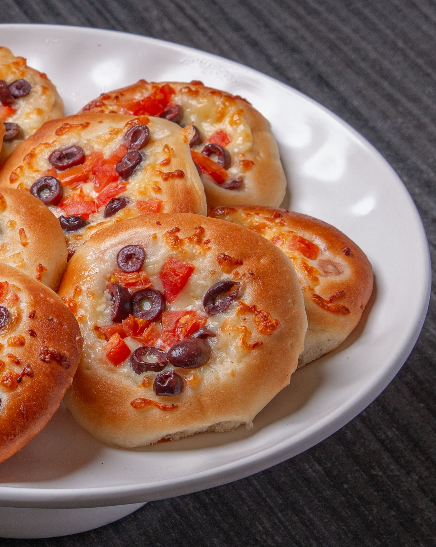 Cheese, Olive & Tomato Pizza Bites